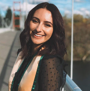 Meet your Posher, Danielle